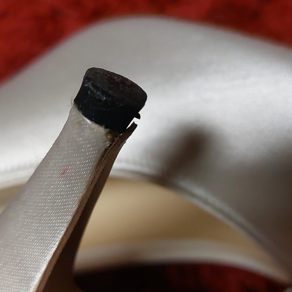Vintage White Satin Wedding Shoes with Beads - Picture 9 of 11